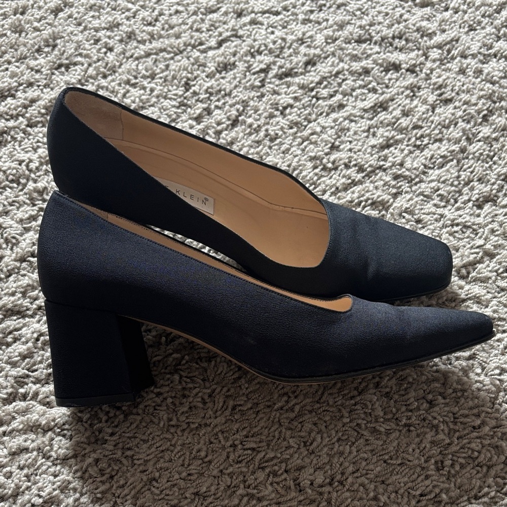 Anne Klein Black Square-Toe Mid Block Heel Pumps - Picture 2 of 13